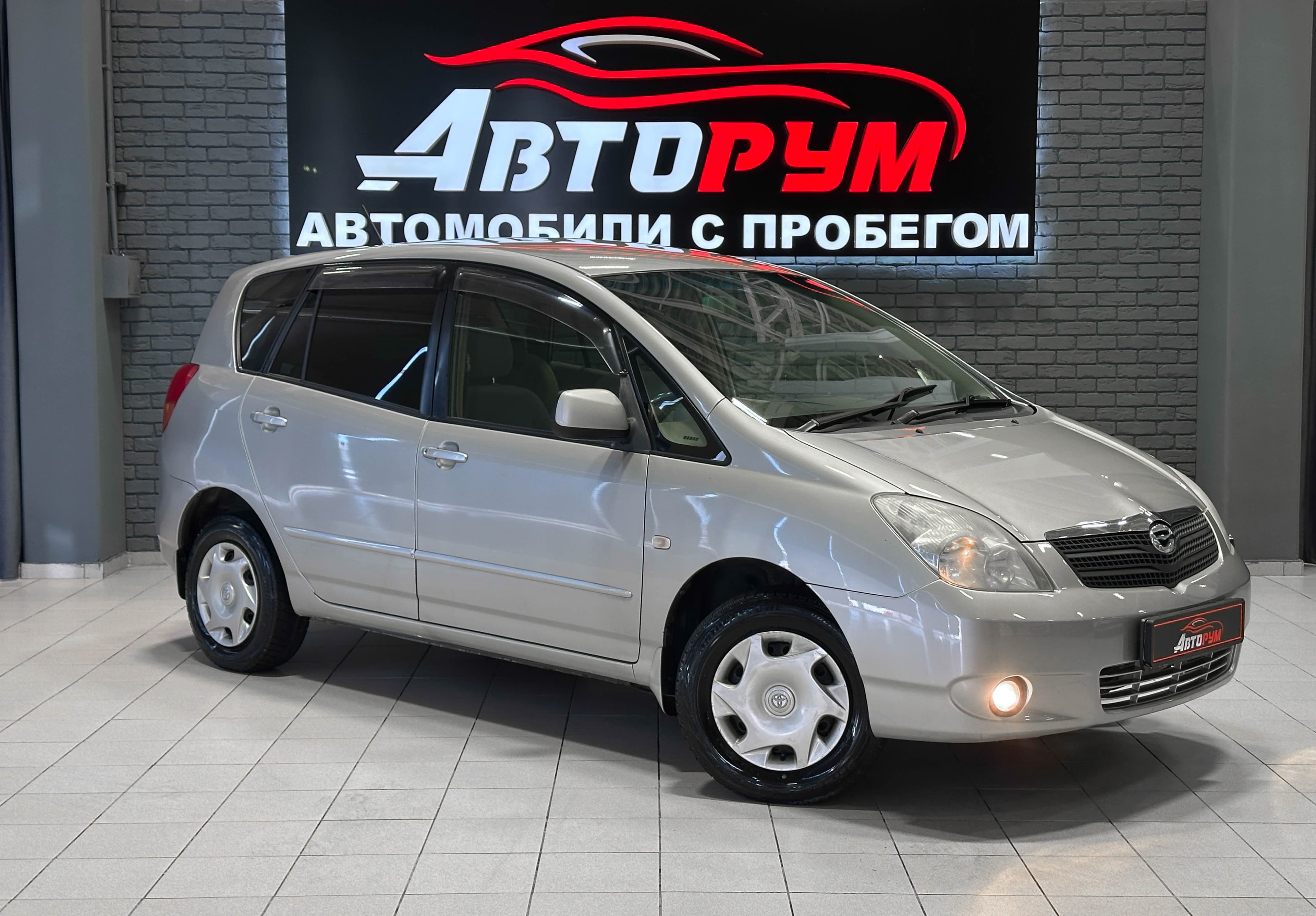Toyota Corolla Spacio - 1